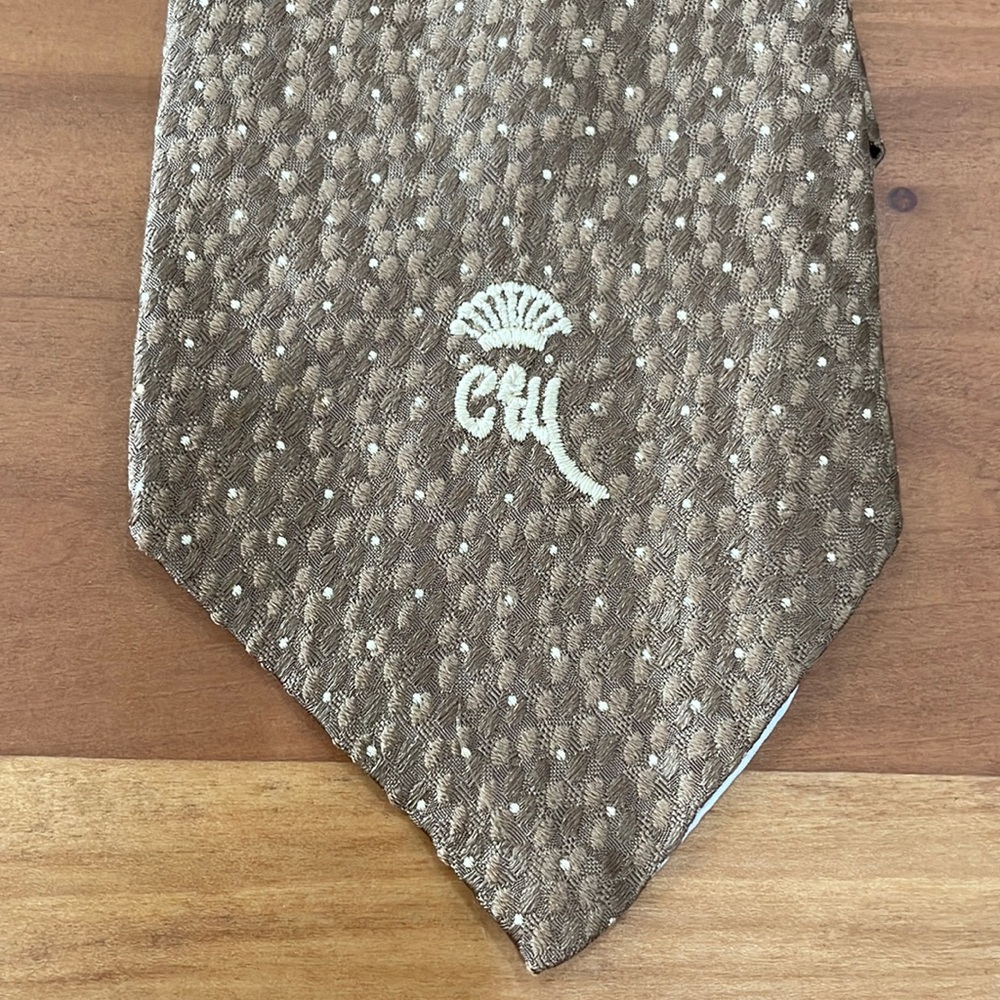 Gold Countess Mara tie